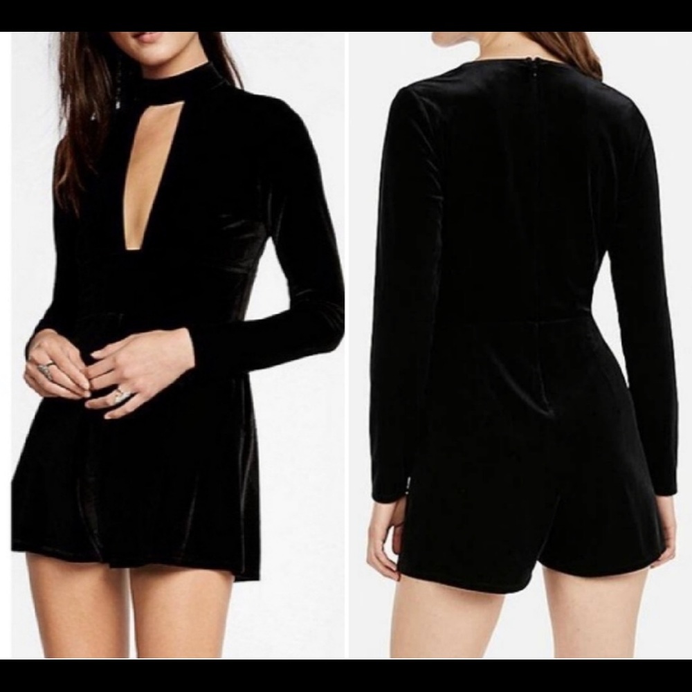 Express Deep V Velvet Romper Size M